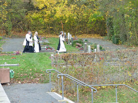 Allerseelen mit Segnung der Gräber auf dem Friedhof in Naumburg (© Karl-Franz Thiede)